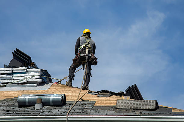 Professional Gutter Installation technician working in Effort, PA